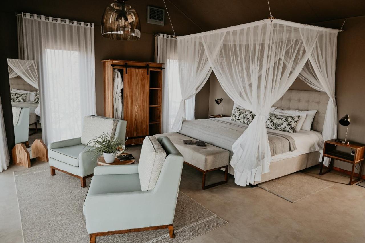 Kifaru Luxury Lodge Outjo Exterior foto